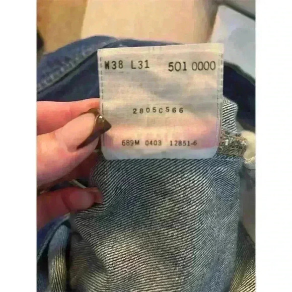 Vintage Levi's 501XX Men's Straight Jeans W38 L31 Blue Denim - Picture 7 of 7